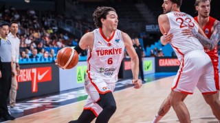 土耳其主帅：奥斯曼的伤势很严重，脚踝肿胀＆走路都困难